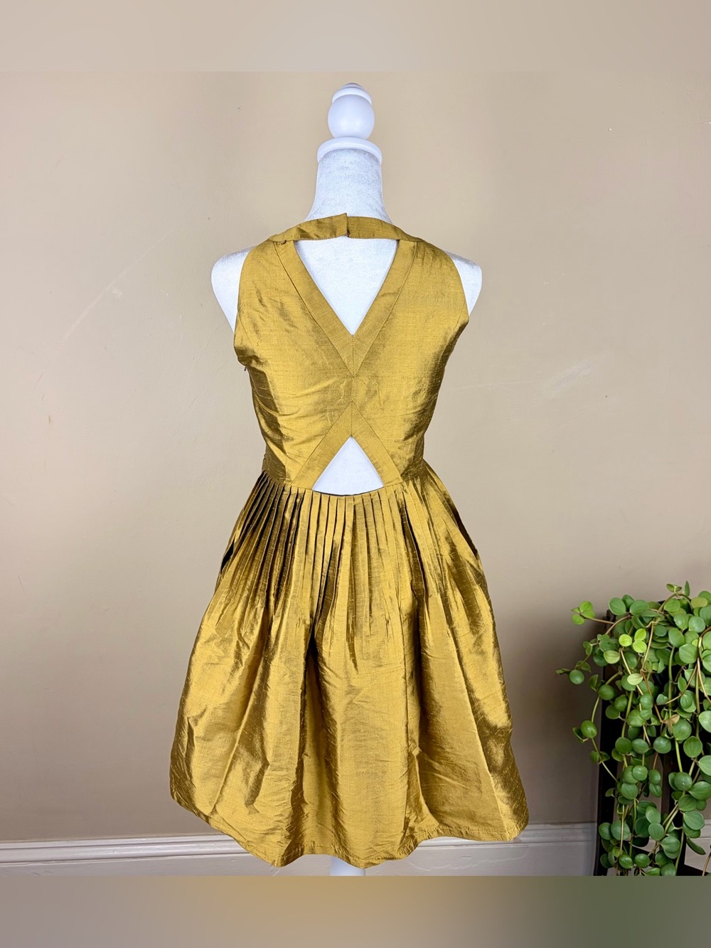 Anthropologie 100% Silk mustard Harlyn Lillie dress Size M with Pockets. - Picture 2 of 11